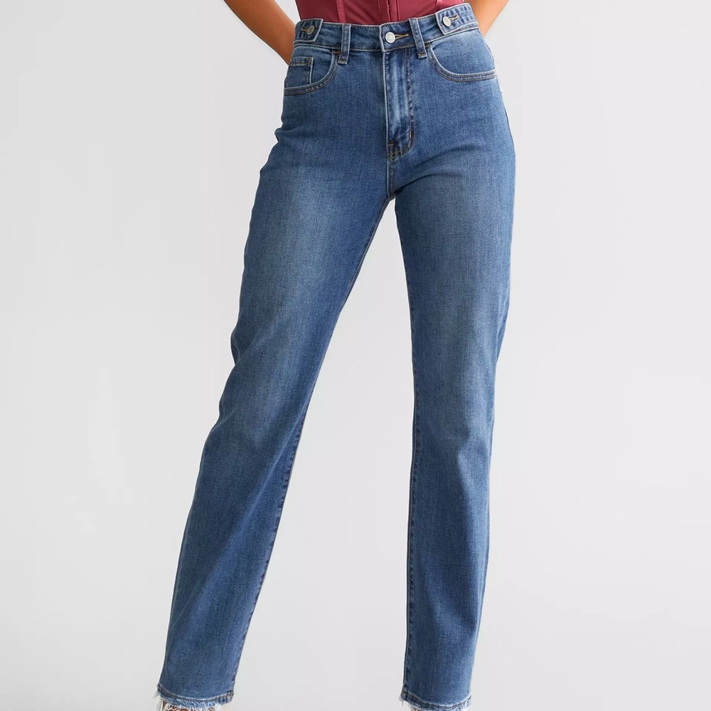NWT The Relaxed Straight Stretch Jean by Willow + Root